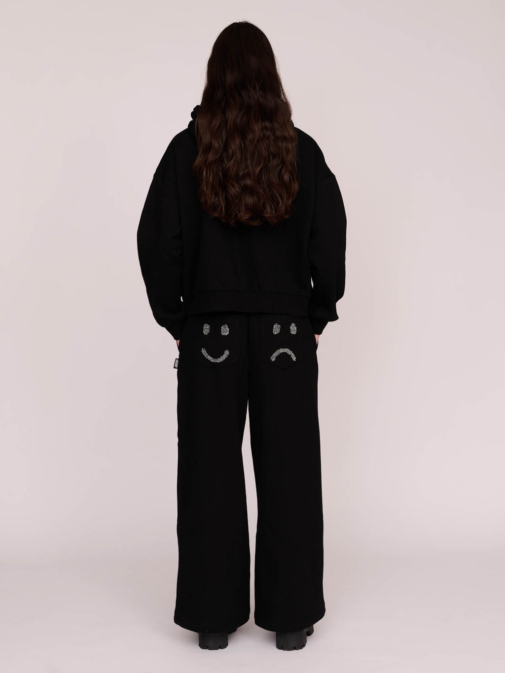 model:Winnie wears size S and is 5’9