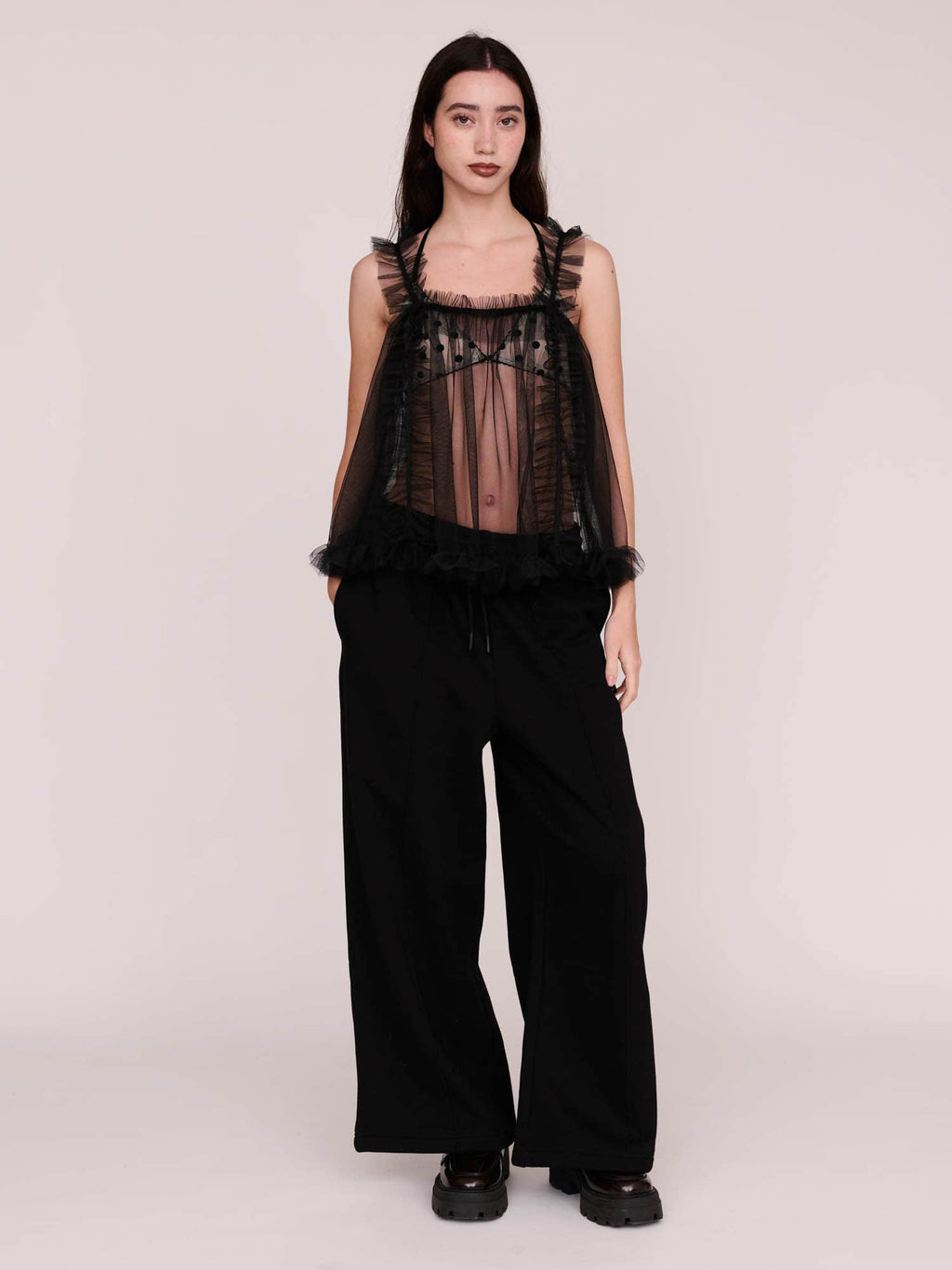 model:Winnie wears size S and is 5’9