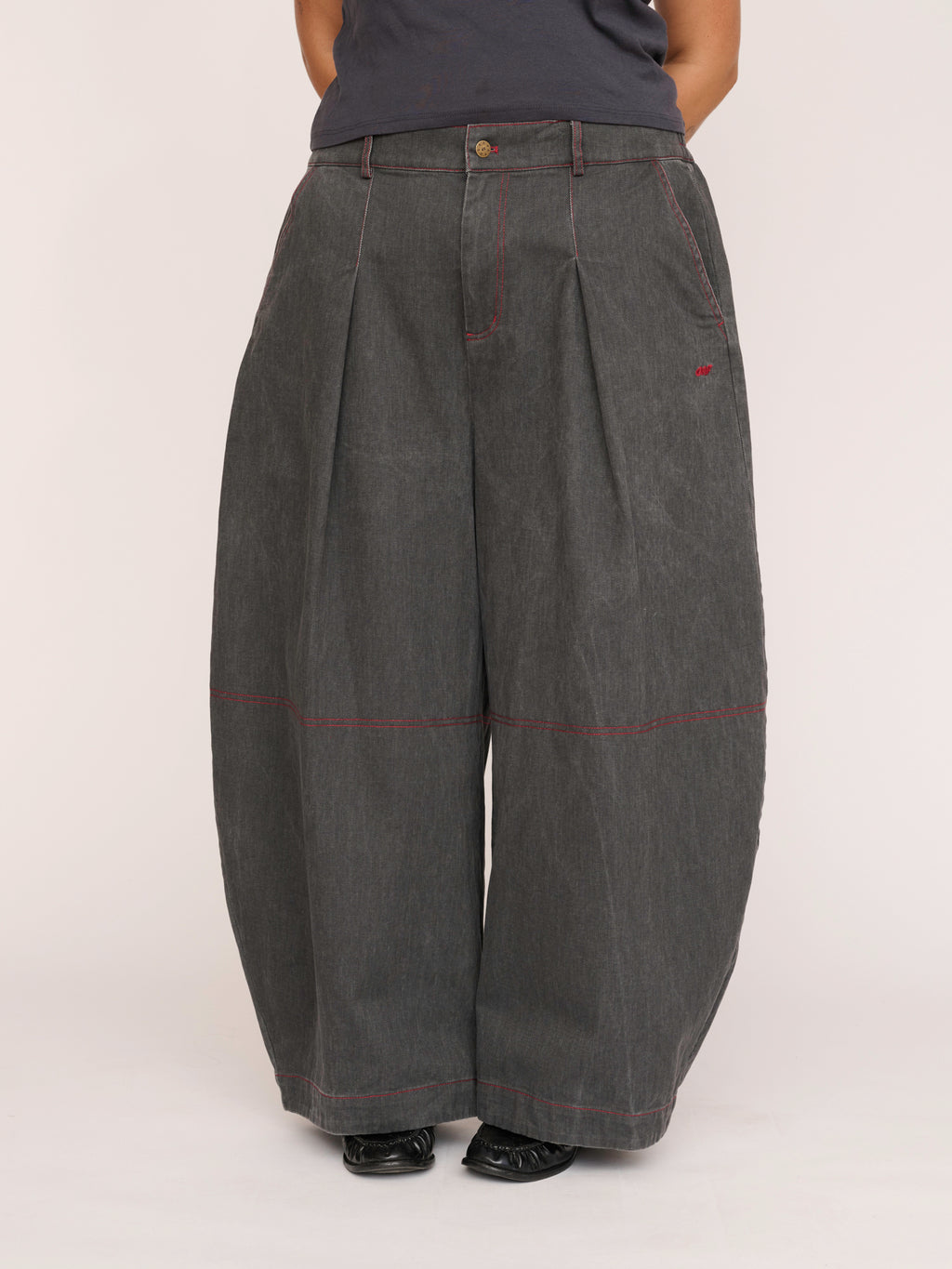 collection-curve, collection-curve-bottoms, model:Bella wears size XXL and is 5’10”