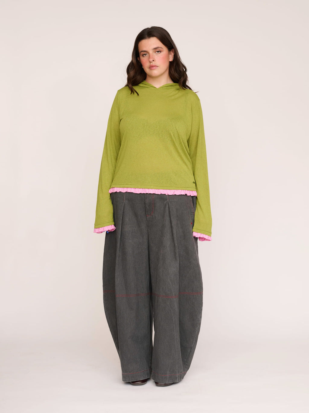 model:Bella wears size 18 and is 5’10”