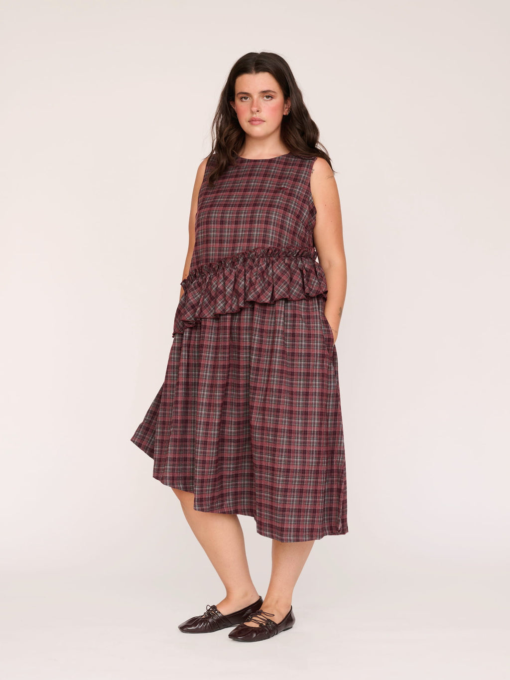 collection-curve, collection-curve-dresses, model:Bella wears size XXL and is 5’10”