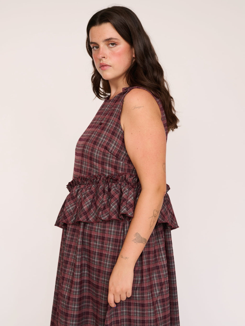 model:Bella wears size XXL and is 5’10”