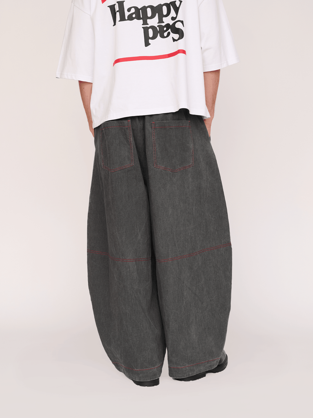 model:Emmett wears size L and is 6’1”