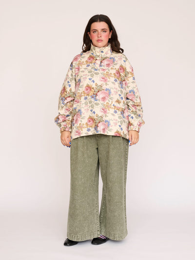 model:Bella wears size XXL and is 5’10”