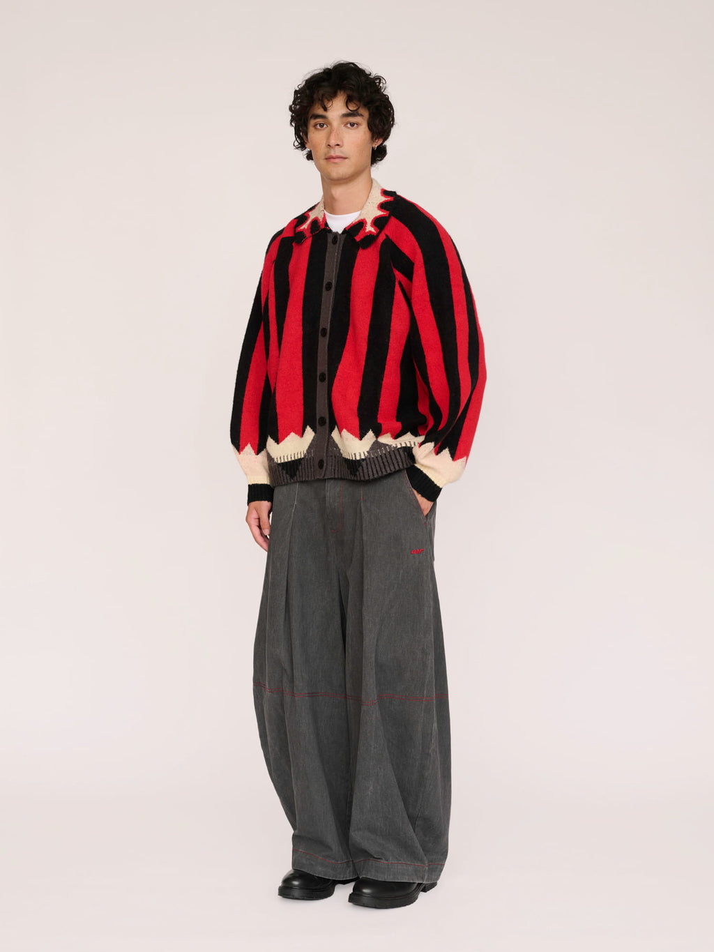 model:Emmett wears size L and is 6’1”