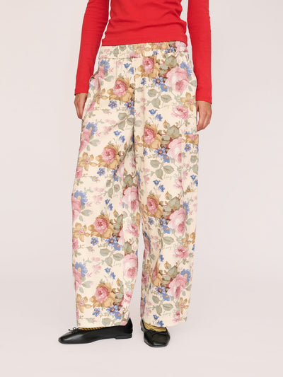 Collection-women-landing, collection-women-new-in-1, collection-womens-trousers, collection-bottoms, collection-womens-co-ords, model:Furra wears size S and is 5’10”