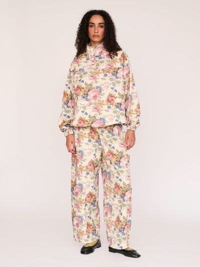model:Furra wears size S and is 5’10”