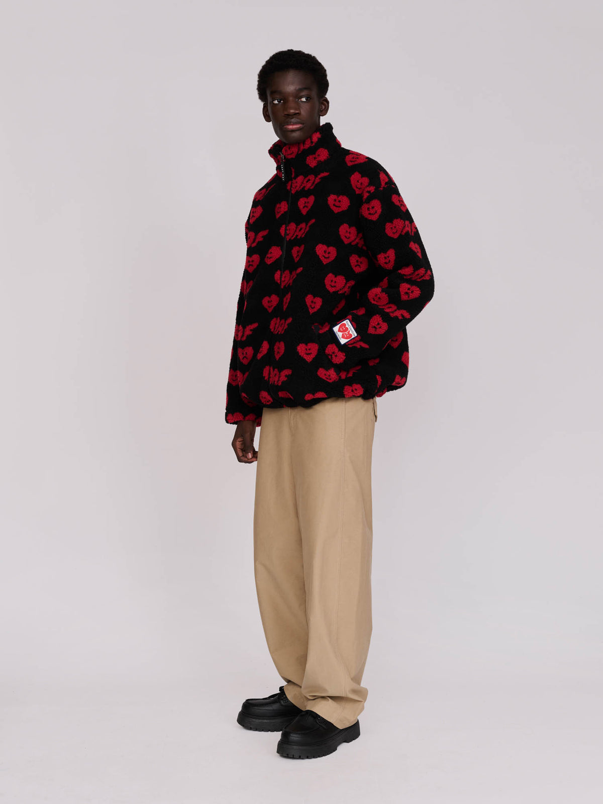 model:Elhadj wears size L and is 6’1”