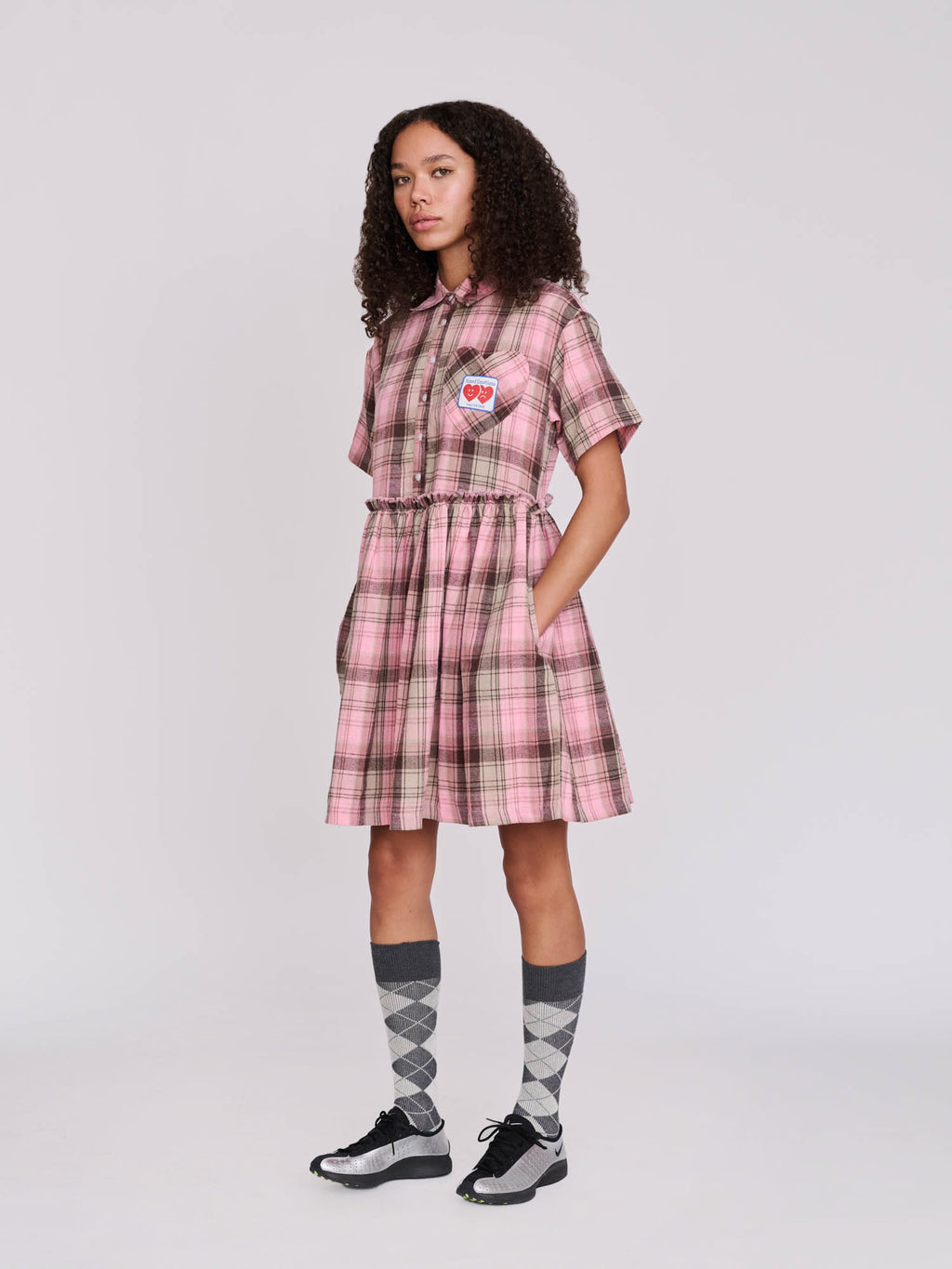 model:Florence wears size 8 and is 5’6”