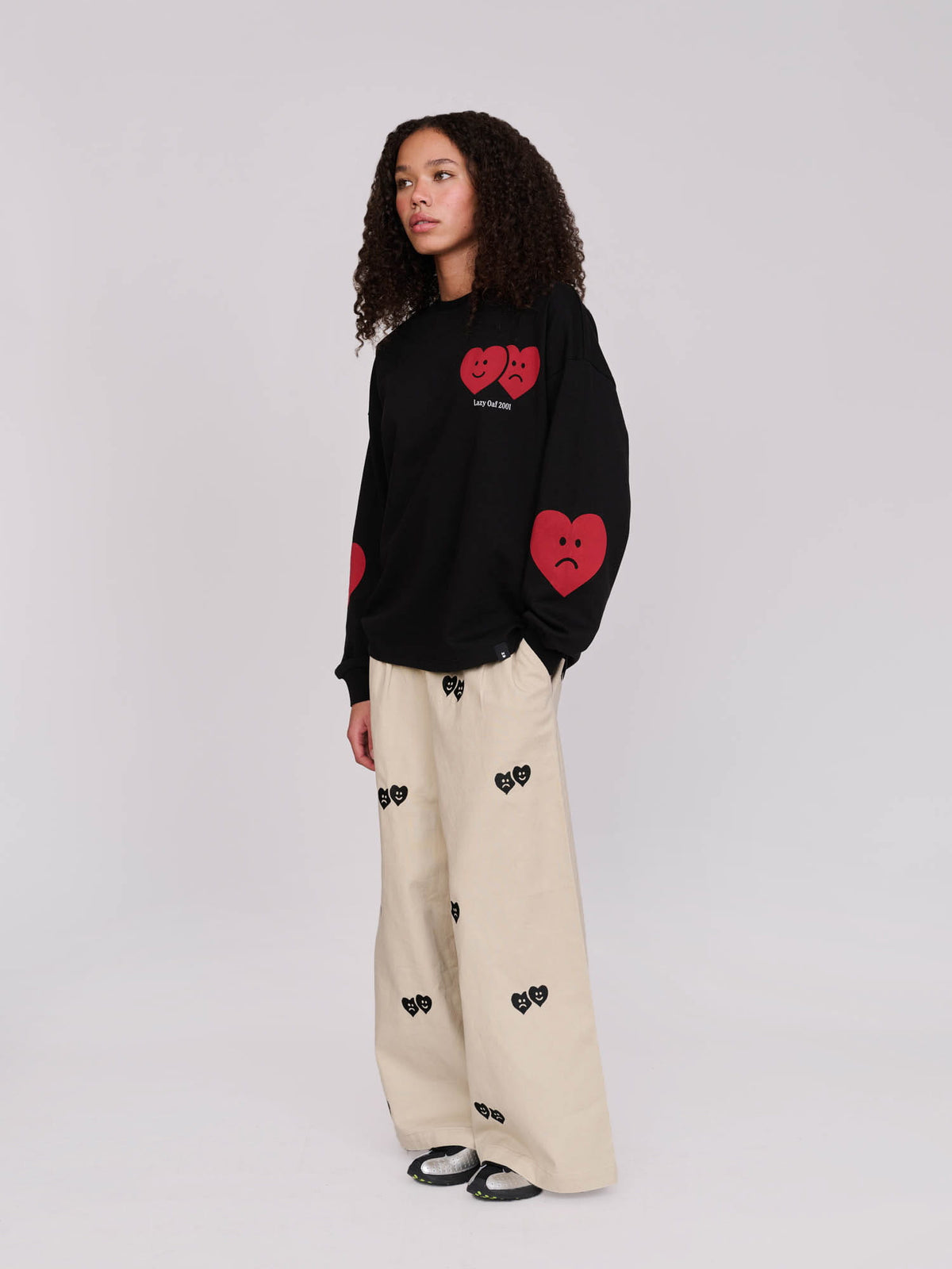 model:Florence wears size S and is 5’6”