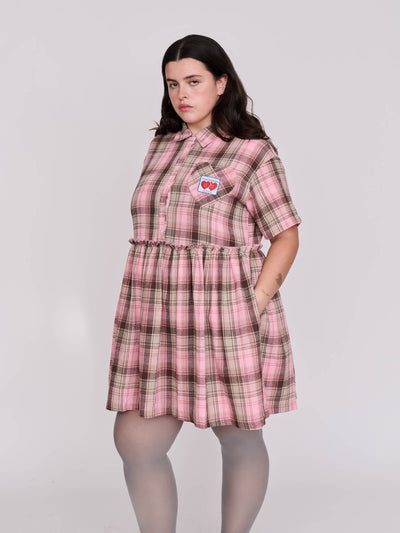 model:Bella wears size 18 and is 5’10”