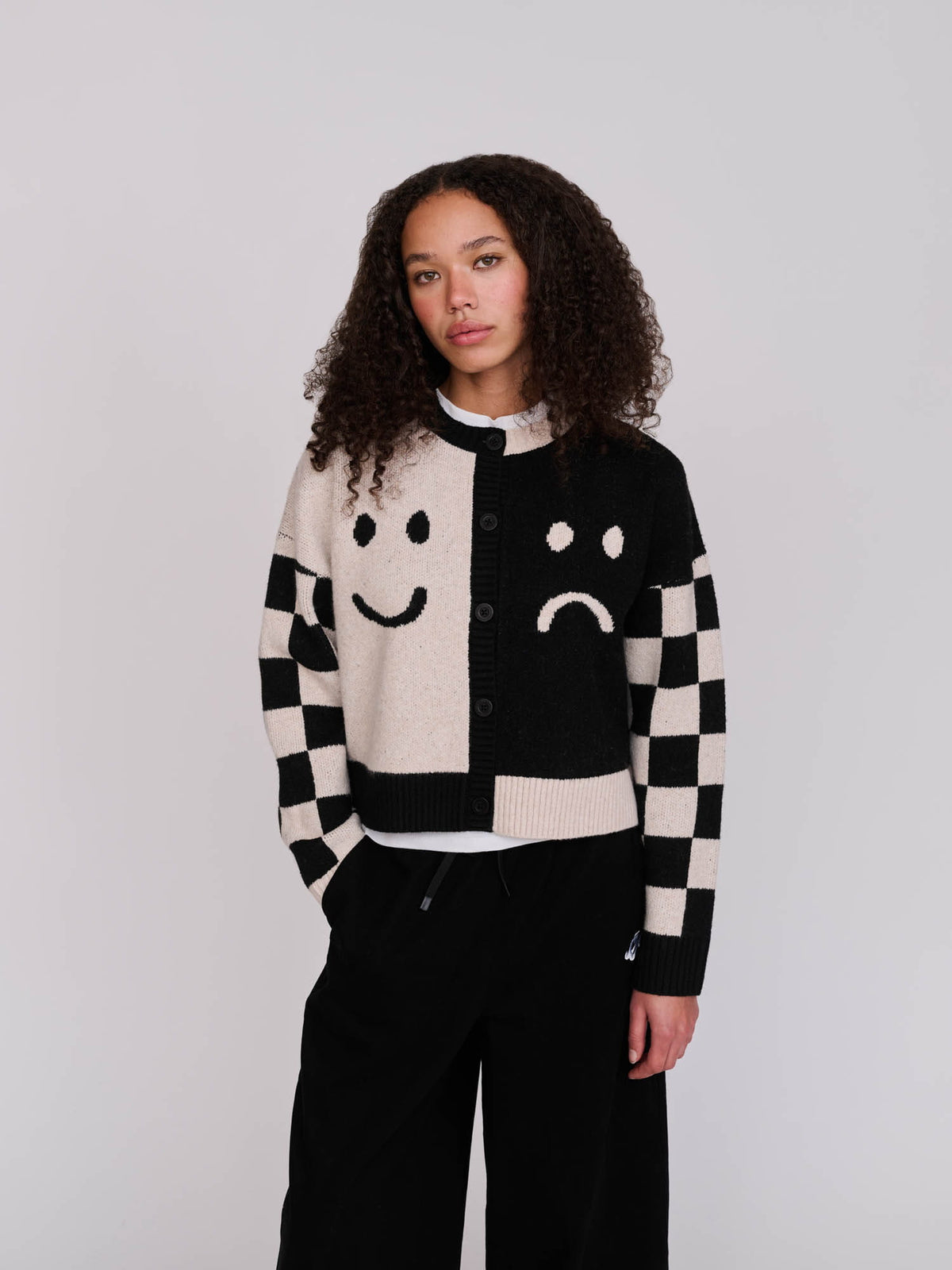 model:Florence wears size S and is 5’6”, collection-women