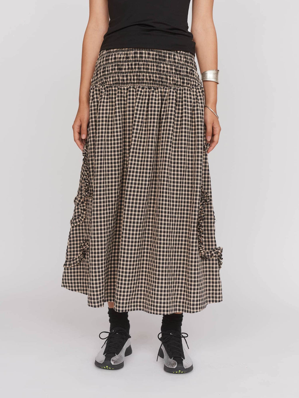 model:Aira wears size 8 and is 5’9”