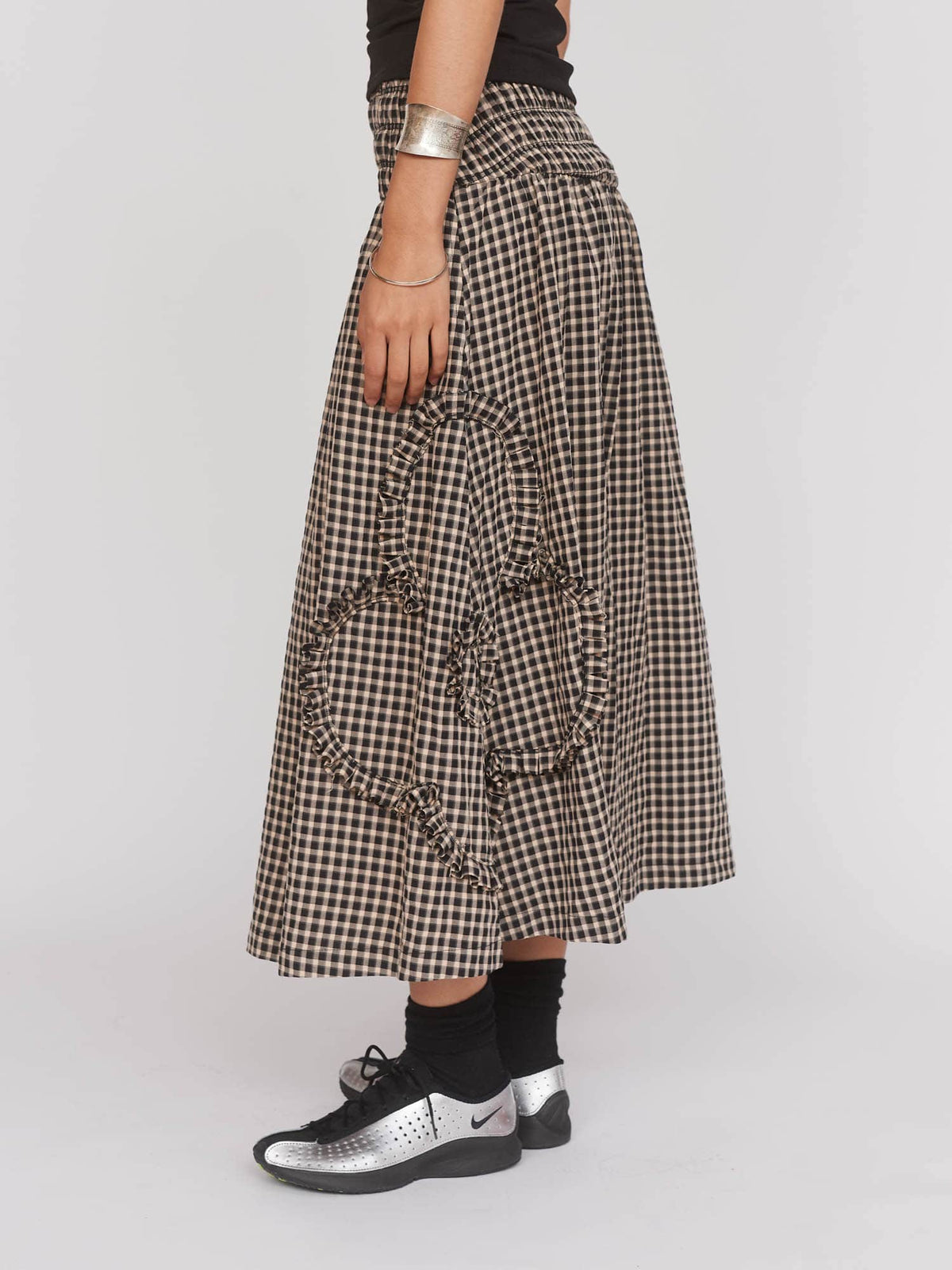model:Aira wears size 8 and is 5’9”