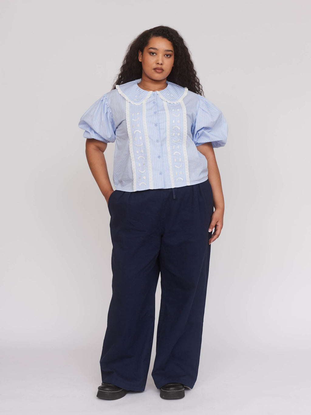 collection-curve, model:Zaynab wears size XXL and is 5’8”