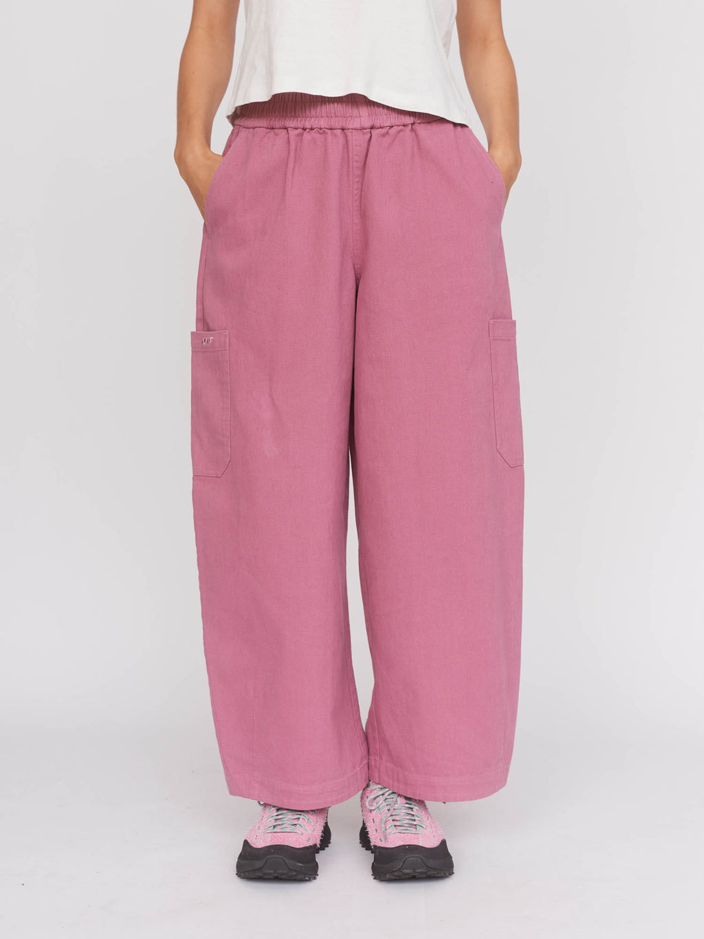 model:Aira wears size S and is 5’9”