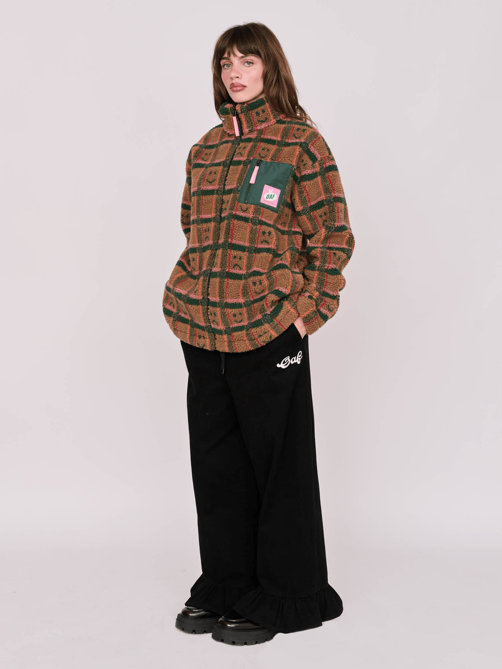 model:Molly wears size S and is 5’ 7”